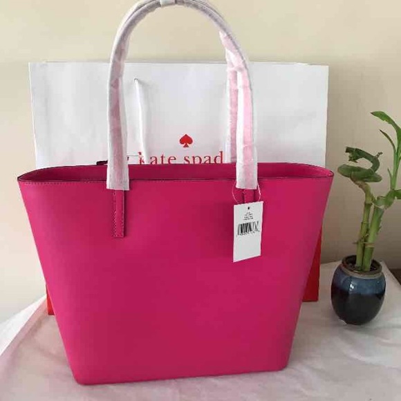 COPY - Kate Spade Maxi Haven Street Tote - Picture 2 of 4